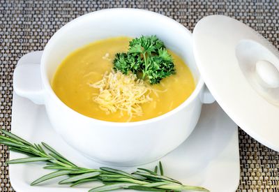 Крем-суп сырный «Пармезан» с фокаччей